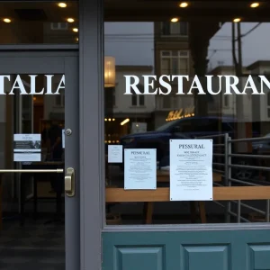 Notice of closure posted on Solé Italian Restaurant's door in Myrtle Beach