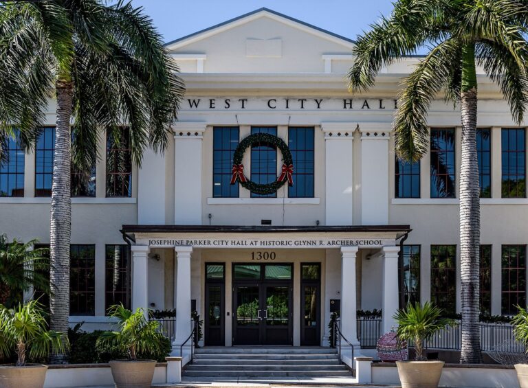 Myrtle Beach Weighs District Seats for City Council